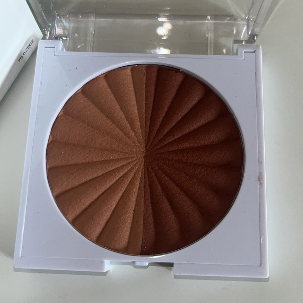 Bronzer - Picture 3 of 4